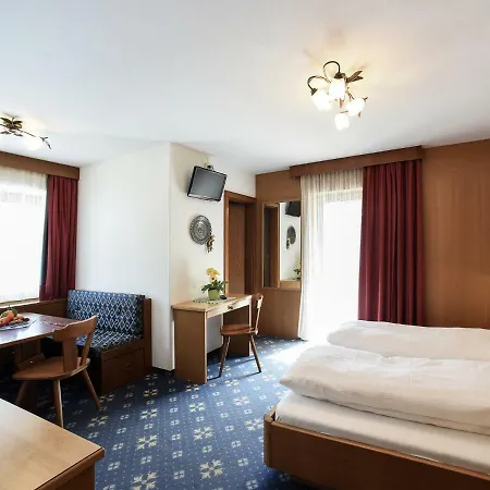 Garni Emma فندق مبيت وإفطار 3*