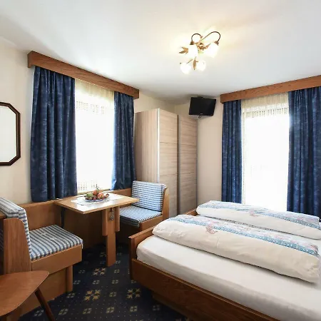 Garni Emma فندق مبيت وإفطار أرابّا