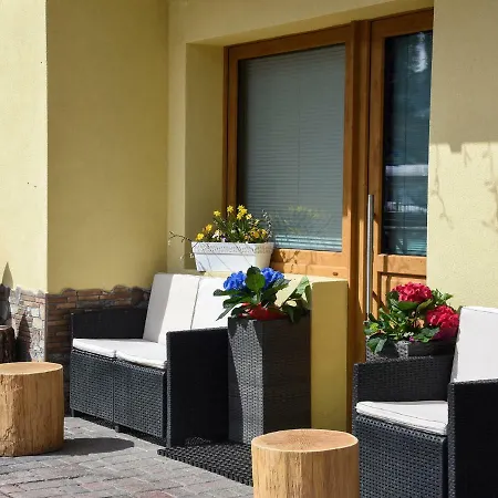 Bed & Breakfast Garni Emma *