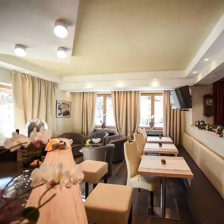 Garni Emma فندق مبيت وإفطار أرابّا